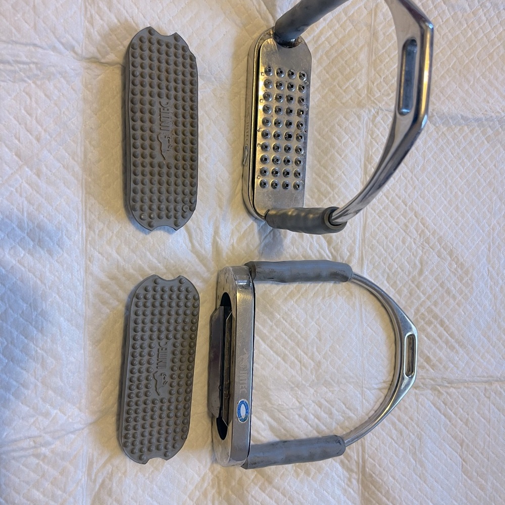 Stirrup irons